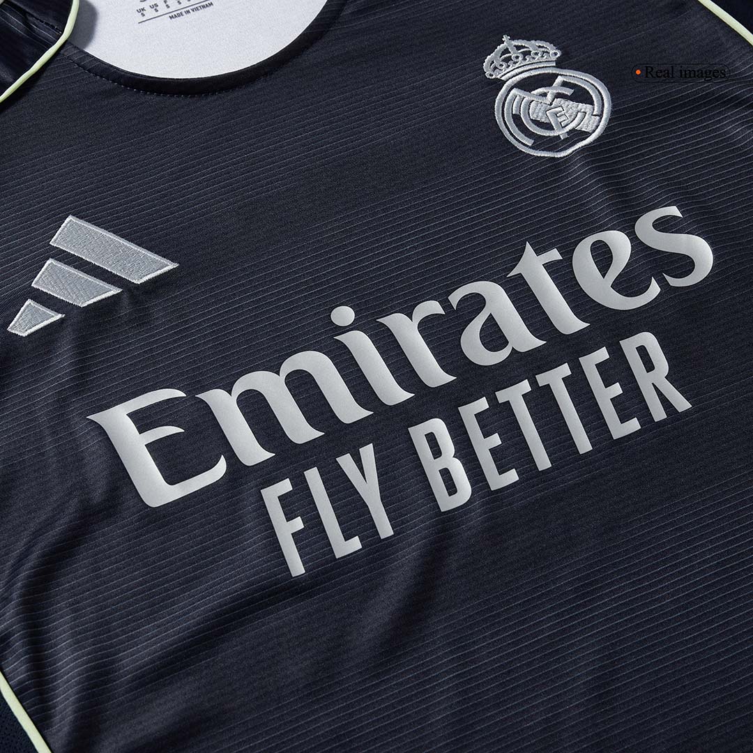 Real Madrid Udebanetrøje 2025/26 VALVERDE #8 [PREMIUM]